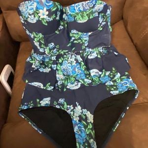 Cupshe peplum tankini